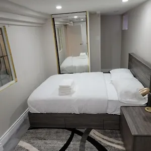  Guest house Comfy Private Unit Canada