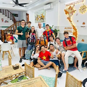 Aloha Saigon Premium By Local Travel Experts - Newly Opened, Less-touristy Location, Spacious Rooms, Glass Shower Bathroom, Free Breakfast & Walking Tour Hostal